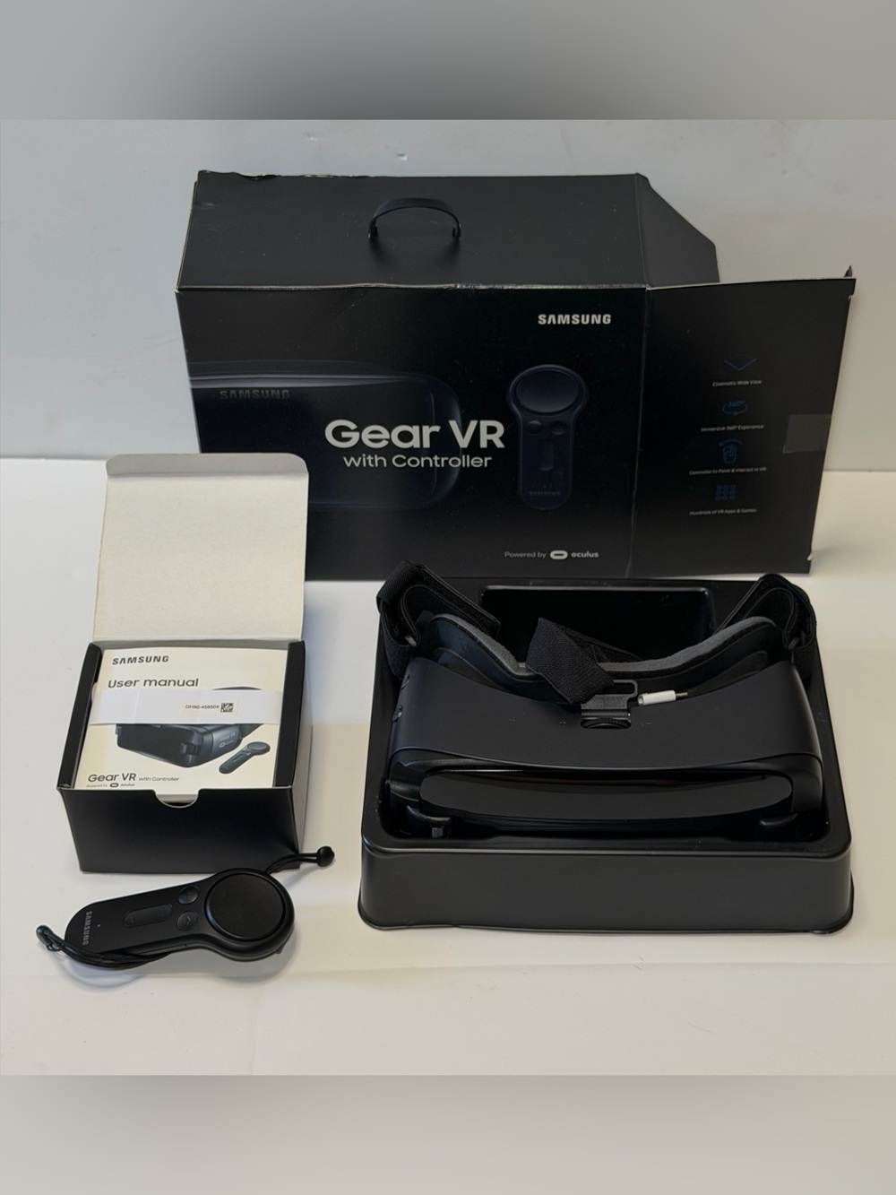 Samsung Gear VR with Controller (Model SM-R324) - Powered by Oculus